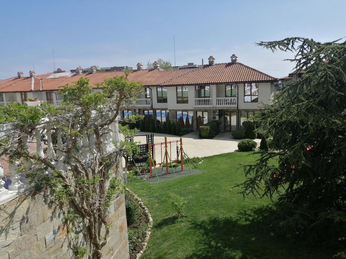 Триумф Холидей Вилидж Свети Влас Exterior photo
