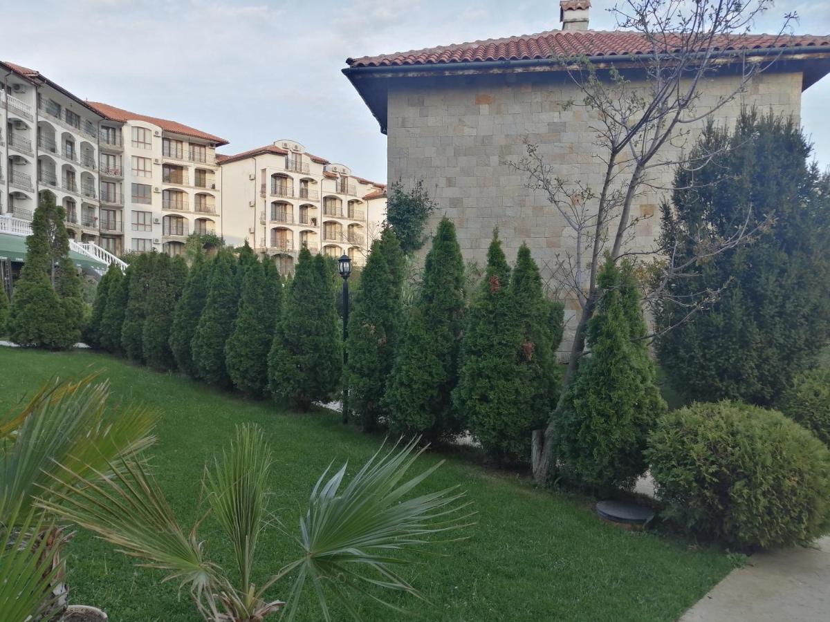 Триумф Холидей Вилидж Свети Влас Exterior photo