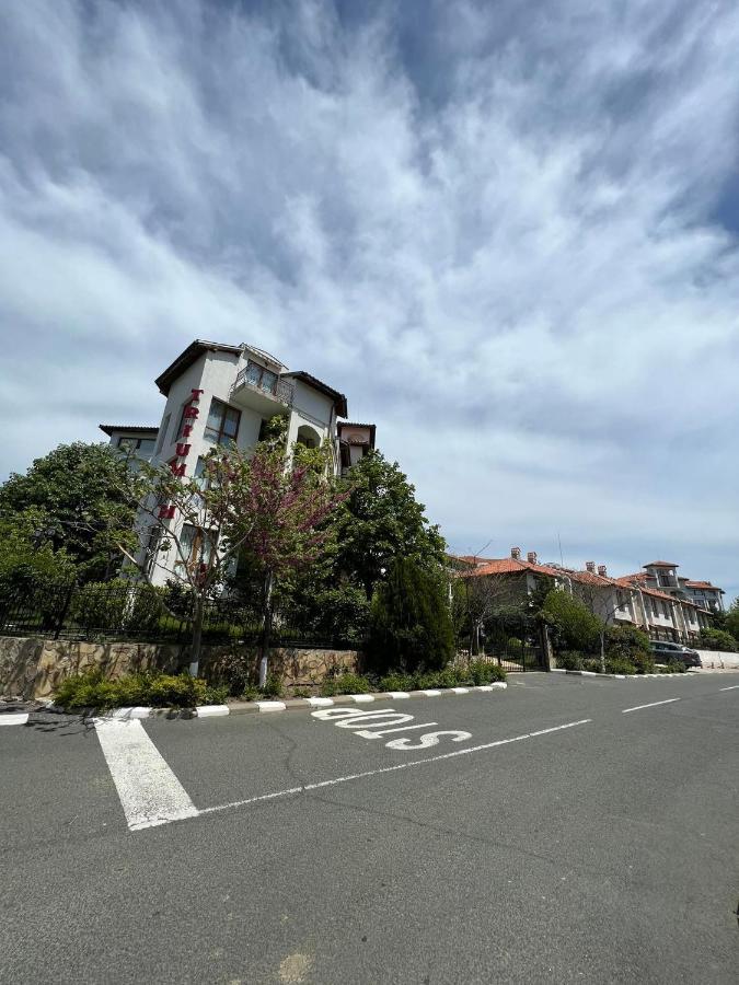 Триумф Холидей Вилидж Свети Влас Exterior photo